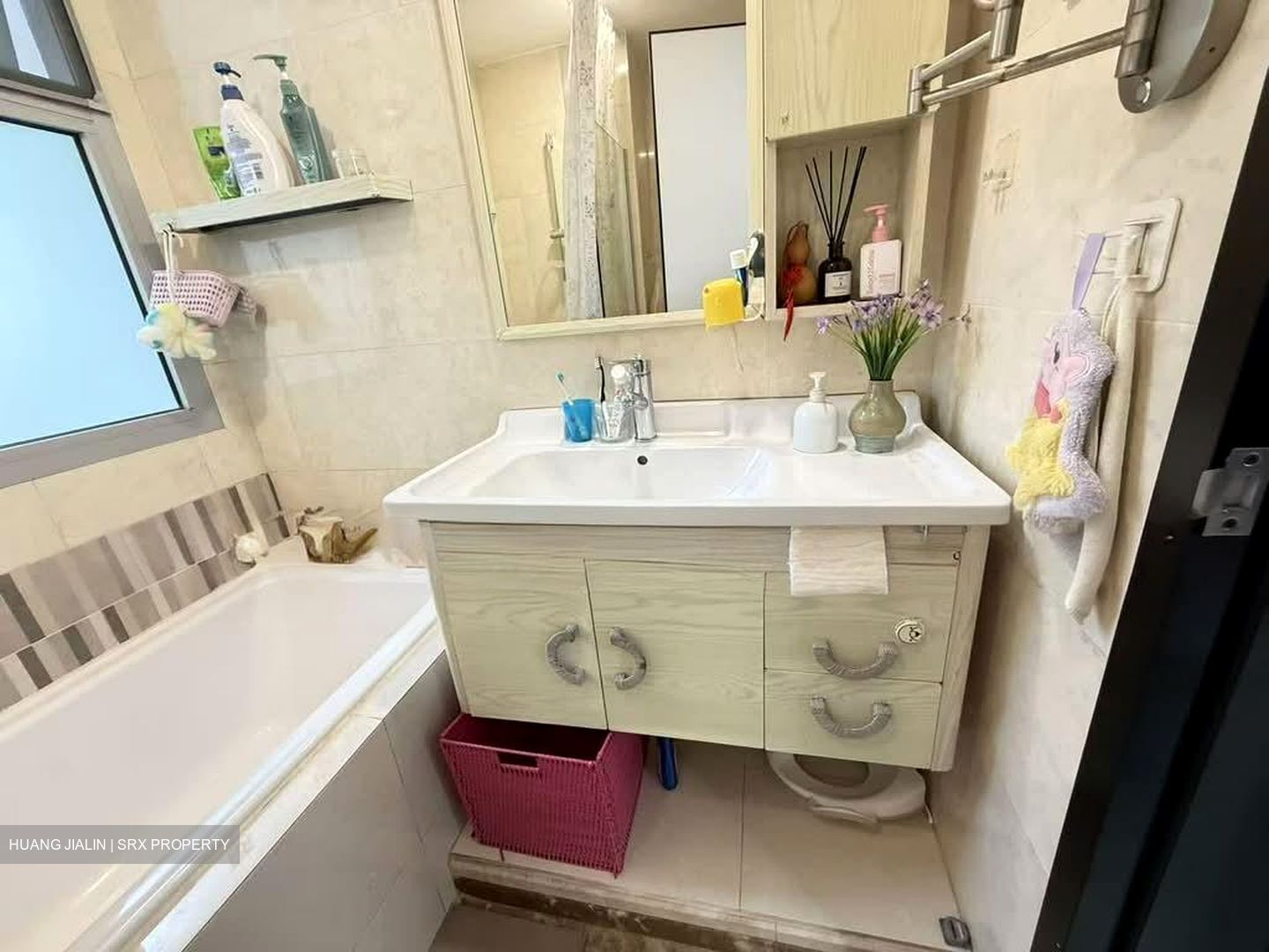 Hillview Regency (D23), Condominium #564092341